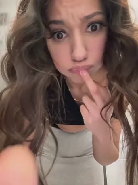 Saved: -_MiaQueen_- Broadcast (February 28, 2026 01:53, 36min)