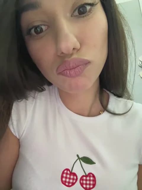 Saved: -_MiaQueen_- Broadcast (April 18, 2026 22:24, 37min)