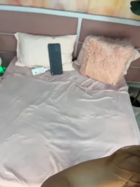 Saved: AngelBlushXXX Broadcast (April 15, 2026 01:02, 32min)