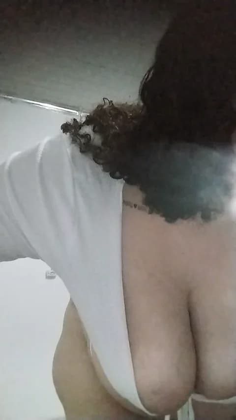 Saved: Annebranquinha1 Broadcast (April 17, 2026 05:11, 75min)