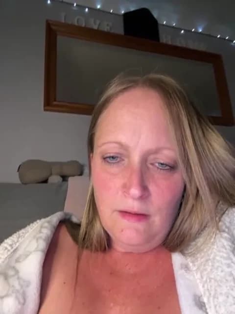 Saved: HoneyBluex Broadcast (May 18, 2026 21:43, 36min)