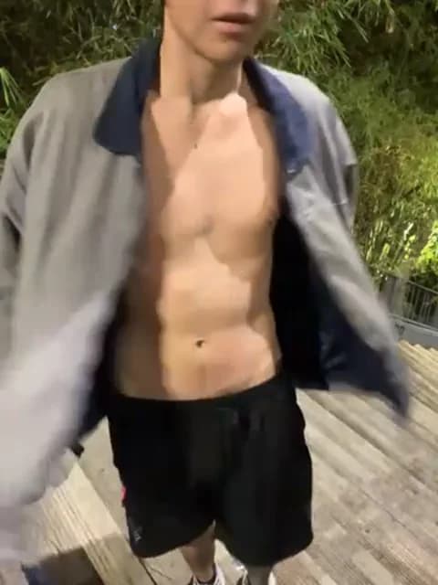 Saved: Liam_Moss Broadcast (January 17, 2026 05:38, 32min)