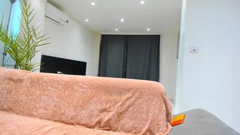 Saved: MissPanthera Broadcast (April 16, 2026 14:07, 34min)