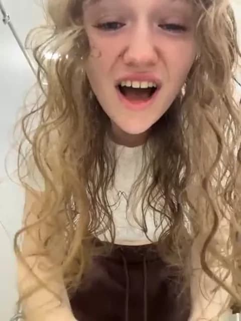 Saved: RussianWoman Broadcast (April 17, 2026 05:40, 44min)