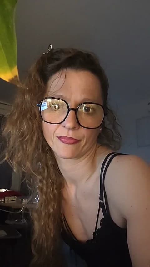 Saved: Shely5934 Broadcast (April 2, 2026 22:05, 49min)