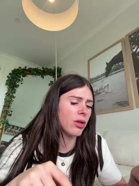 Saved: aus_queen Broadcast (March 25, 2026 04:48, 49min)