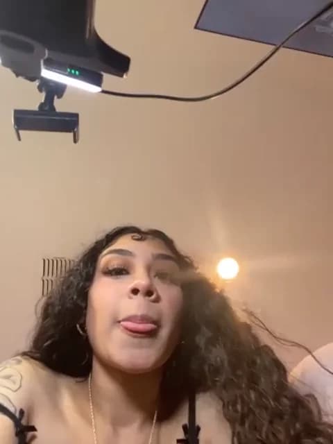 Saved: badbaby187 Broadcast (May 4, 2026 18:38, 33min)