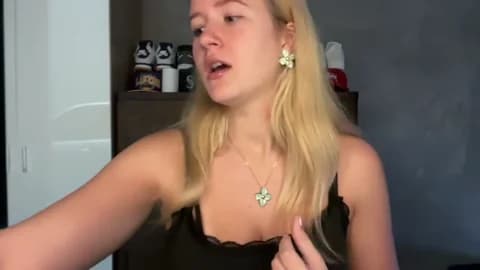 Saved: itssosierra Broadcast (April 22, 2026 03:10, 35min)