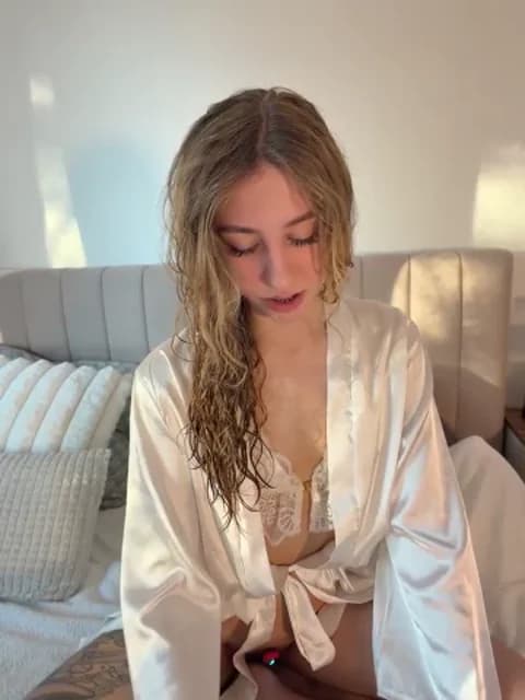 Saved: romyxxs Broadcast (April 14, 2026 18:03, 43min)