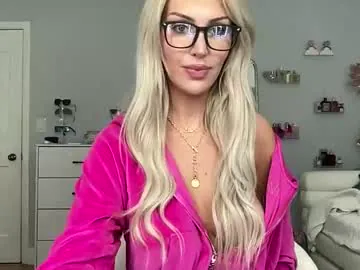 chainey Chaturbate Model - Cam Recordings