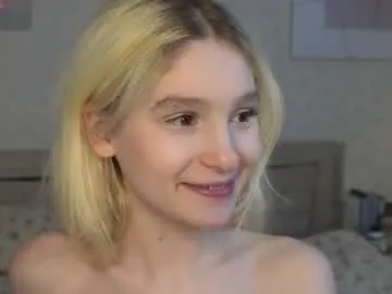 Flora Chaturbate Model - Cam Recordings