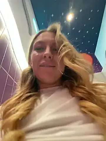 Sweet___Emily Stripchat Model - Cam Recordings